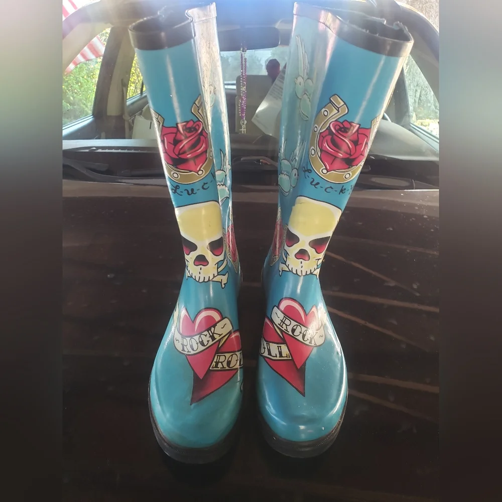 chooka Blue Graphic Rain Boots with Red Accents and White Doves